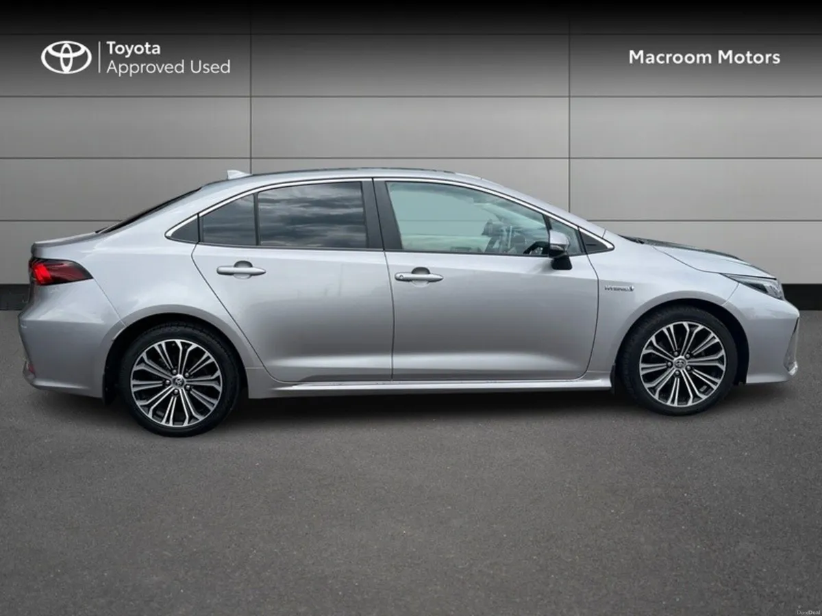 Toyota Corolla HYBRID LUNA SPORT 4DR AUTO - Image 3