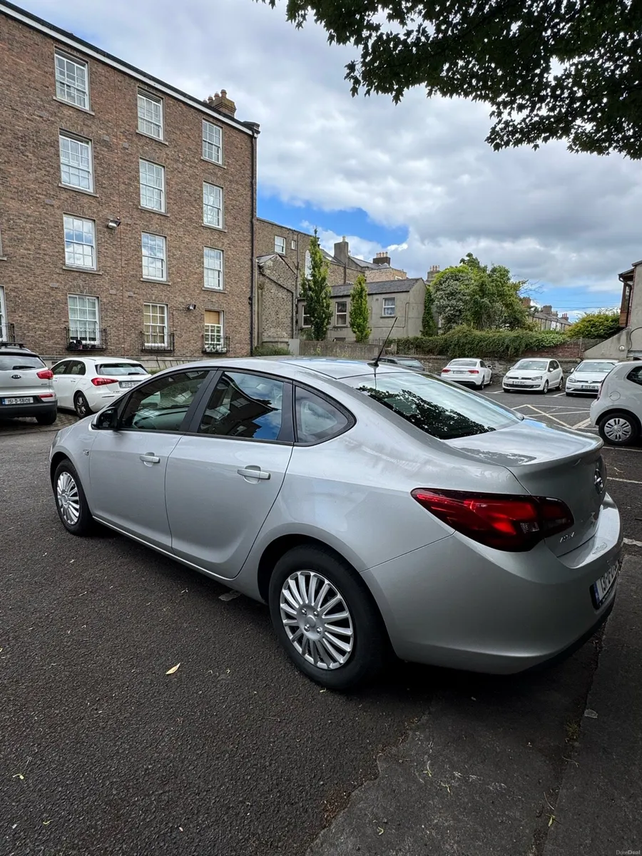 Opel Astra J  1.4 - Image 1