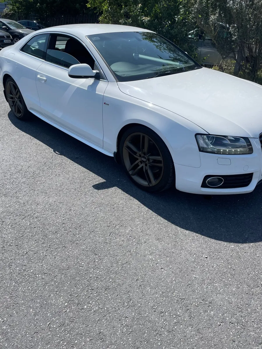 Audi A5 2010 - Image 2