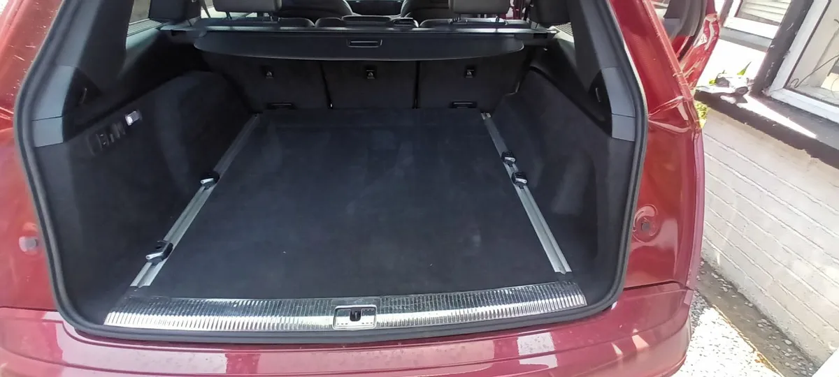 Audi Q7  55 TFSI e Hybrid Quattro - Image 3