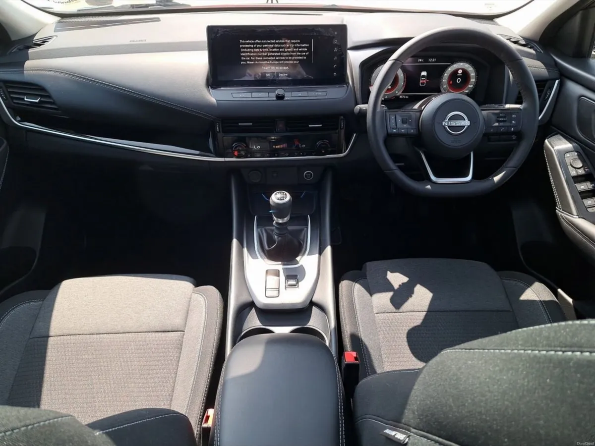 Nissan Qashqai 1.3 SV PREMIUM €3000 Scrappage Offe - Image 4