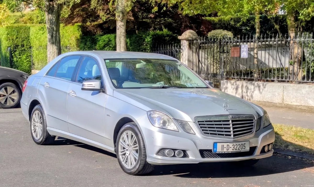 Mercedes-Benz E-Class 2011 - Image 4