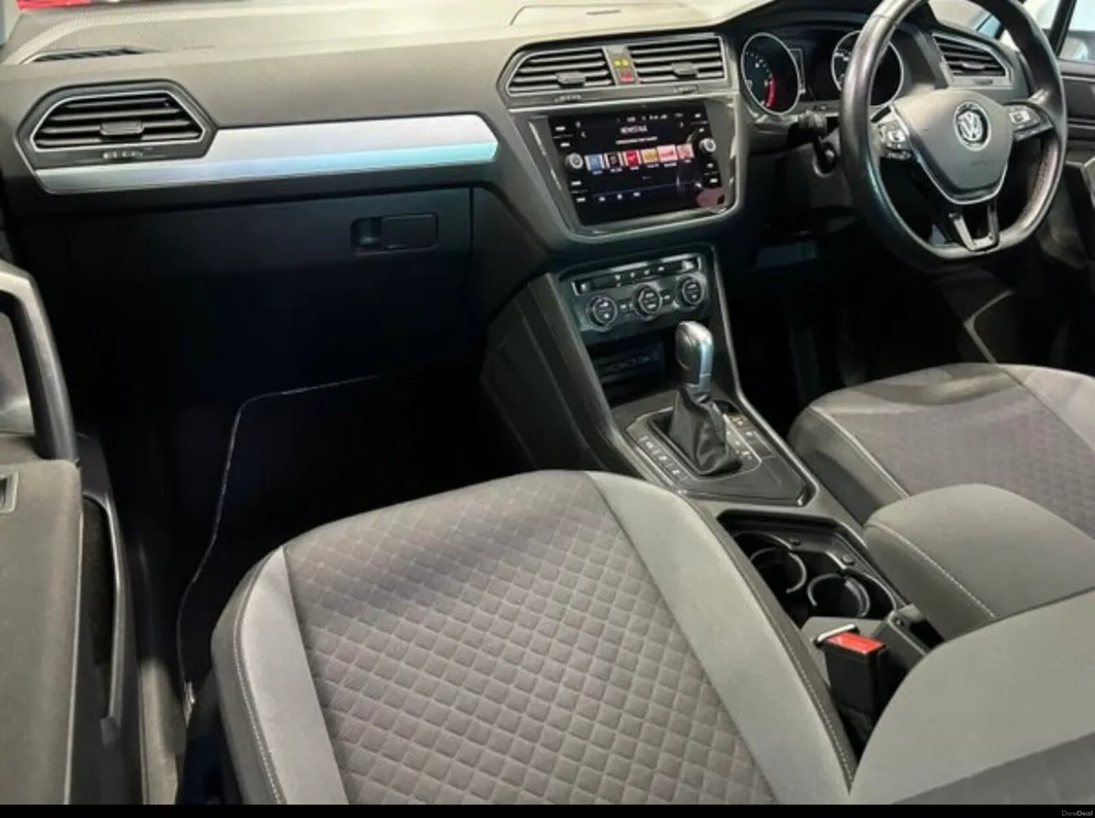 Volkswagen Tiguan - Image 5