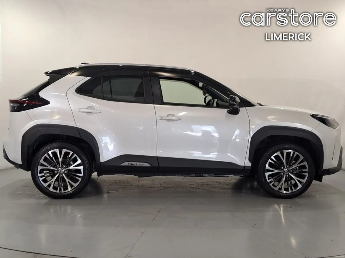 Toyota Yaris Cross 1.5 HYBRID - Image 2