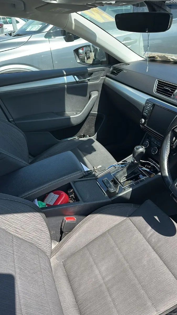 Skoda Superb 2017 - Image 4