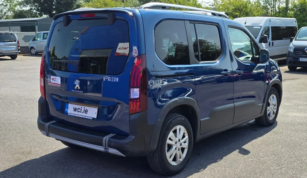 Wheelchair Accessible Peugeot Rifter 2021 - Image 4