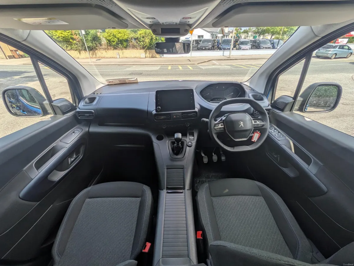Peugeot Rifter 2024 LWB Wheelchair Accessible - Image 6