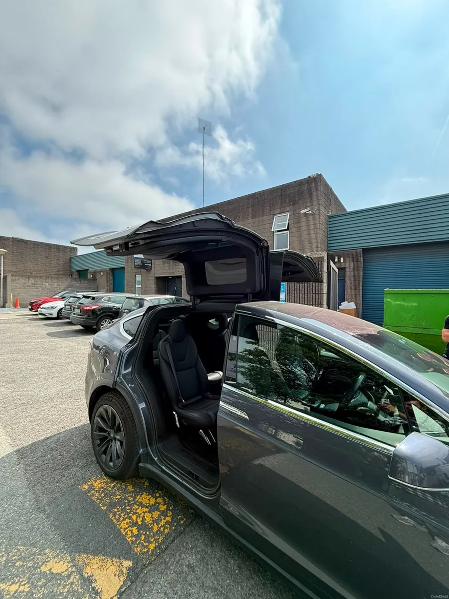 Tesla Model X 2020 - Image 4