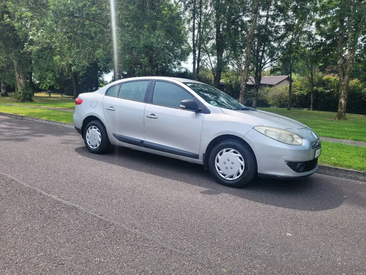 CLEAN 2011 RENAULT FLUENCE NEW NCT. 7/27. - Image 1