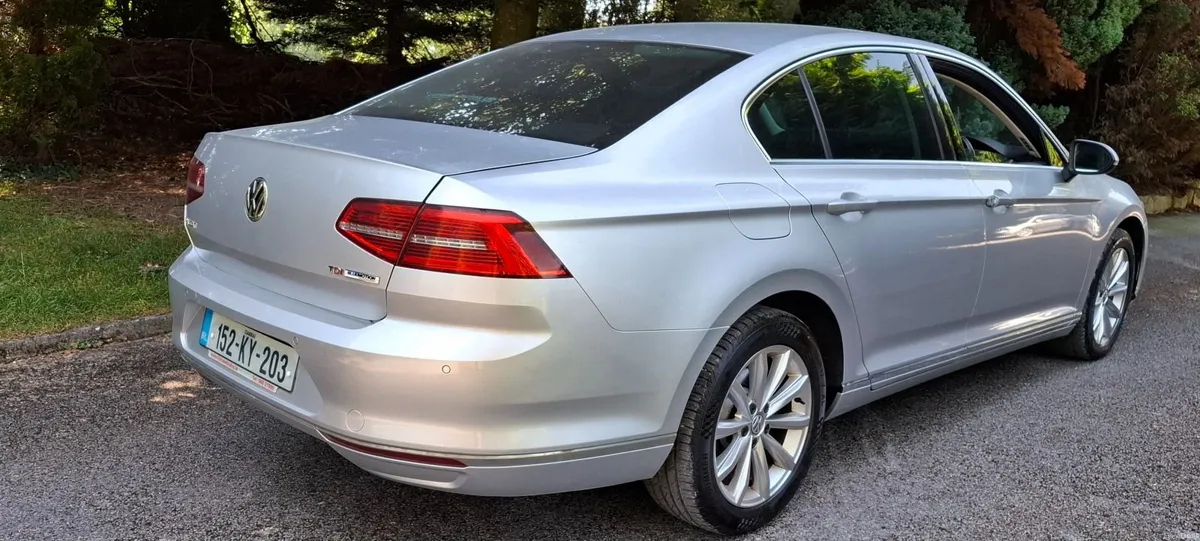 152 VW Passat , SPOTLESS,  HIGHLINE - Image 2