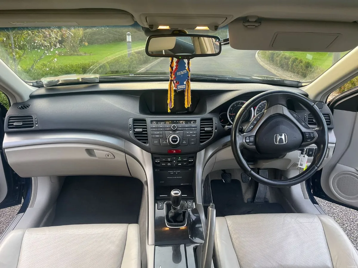 Honda Accord 2010 - Image 3