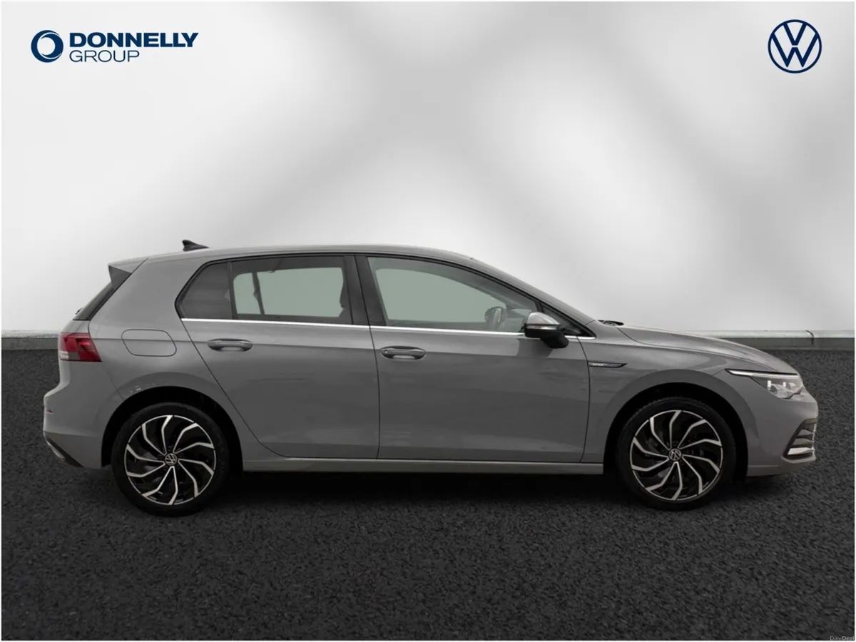 Volkswagen Golf Hatchback Style Edition - Image 4