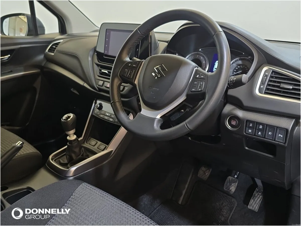 Suzuki SX4 S-Cross MOTION BOOSTERJET MHEV - Image 4