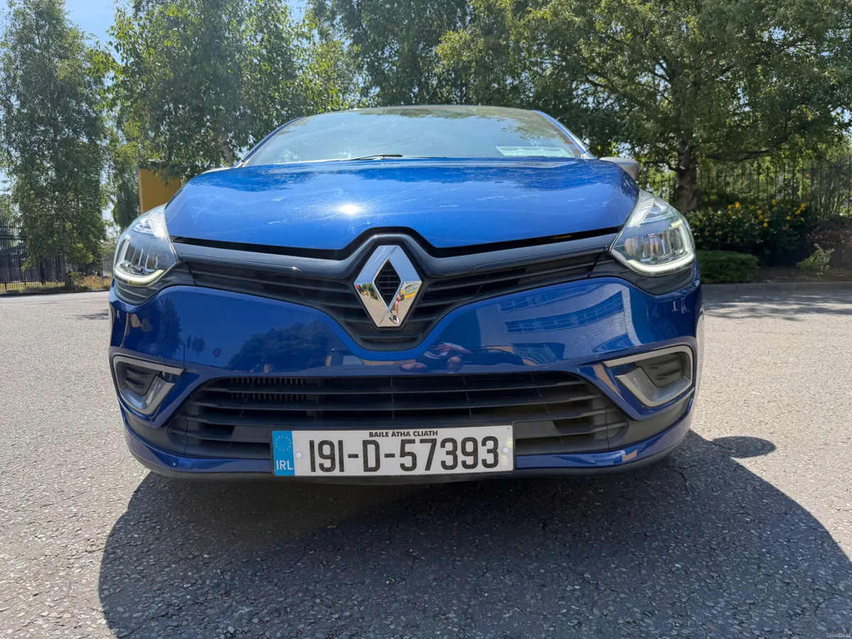 Renault Clio 1.2 Auto GT Line High Spec - Image 2
