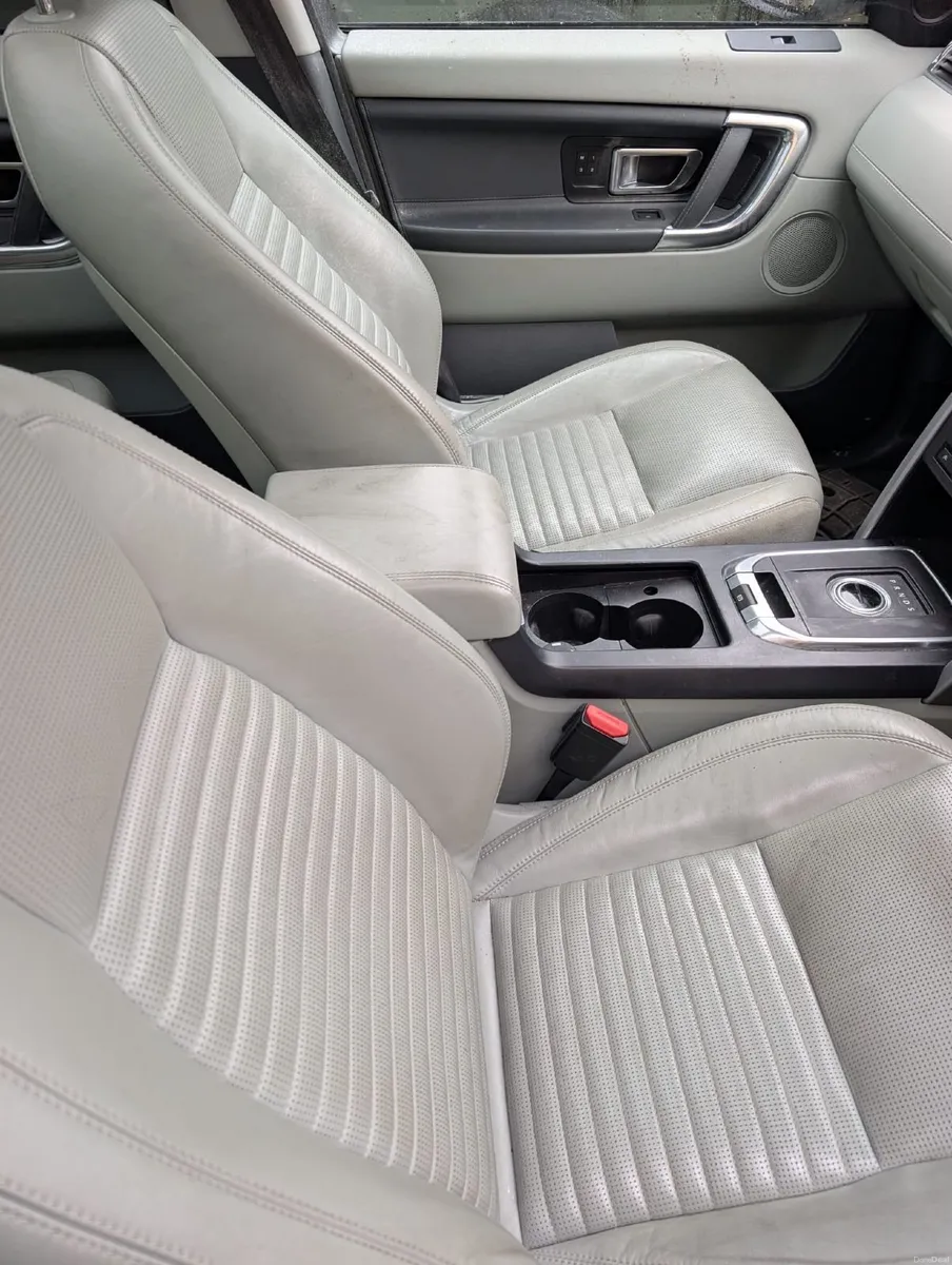 Land Rover Discovery Sport 2015 - Image 5
