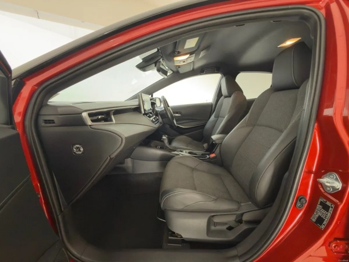 Toyota Corolla Luna Sport Hybrid Hatchback - Image 6