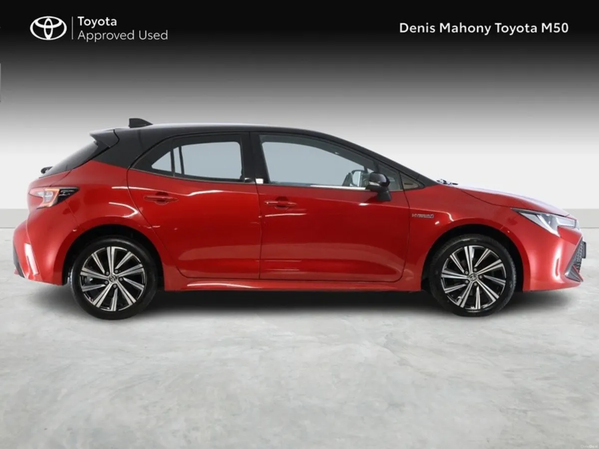 Toyota Corolla Luna Sport Hybrid Hatchback - Image 3