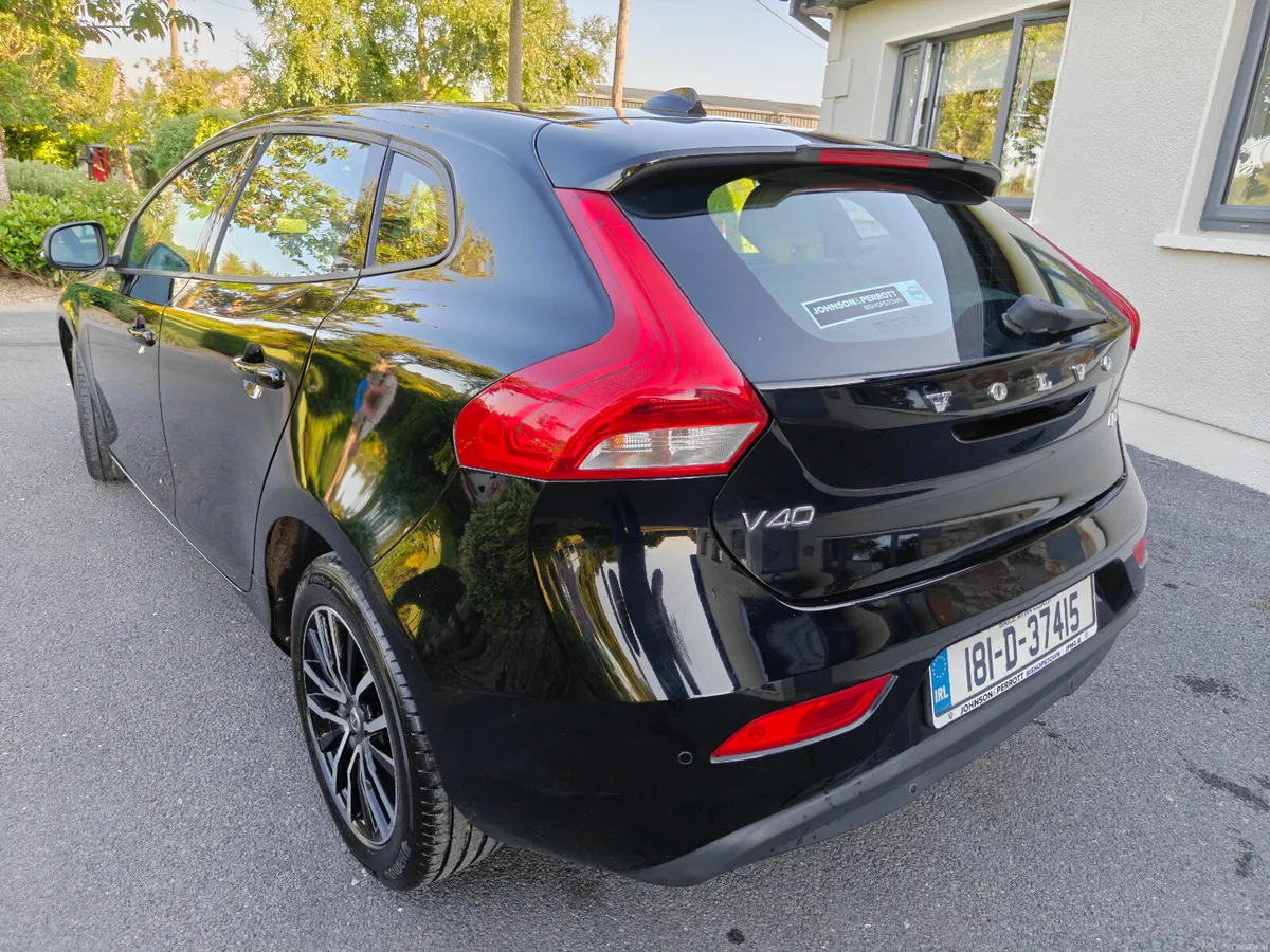 2018 Volvo V40 D2 Momentum NCT 04/28 - Image 4