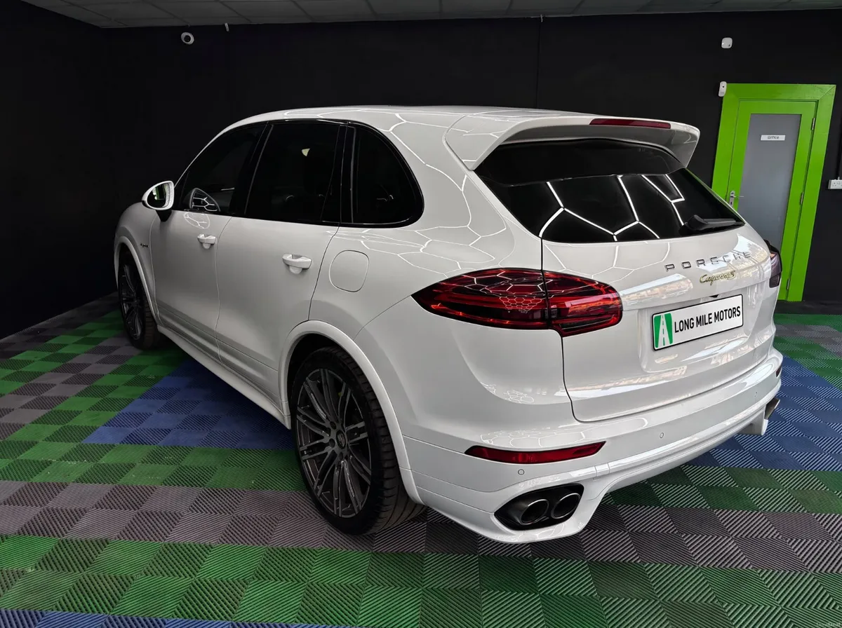Porsche Cayenne hybrid S 416 BHP AA APPROVED - Image 6