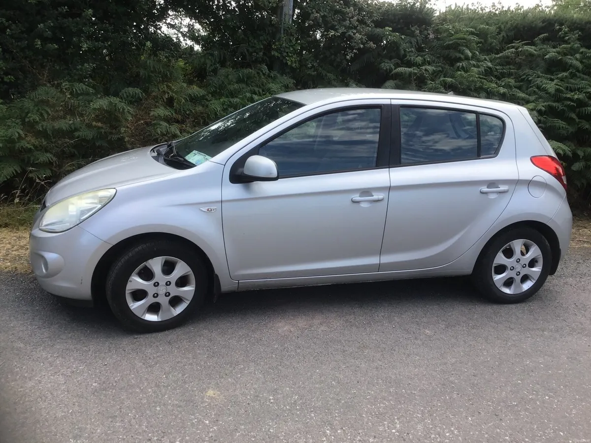 Hyundai i20 5 Door 2010 - Image 3