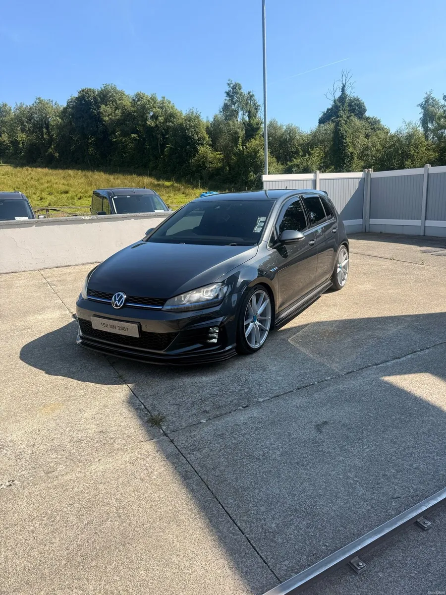 Volkswagen Golf GTE - Image 1
