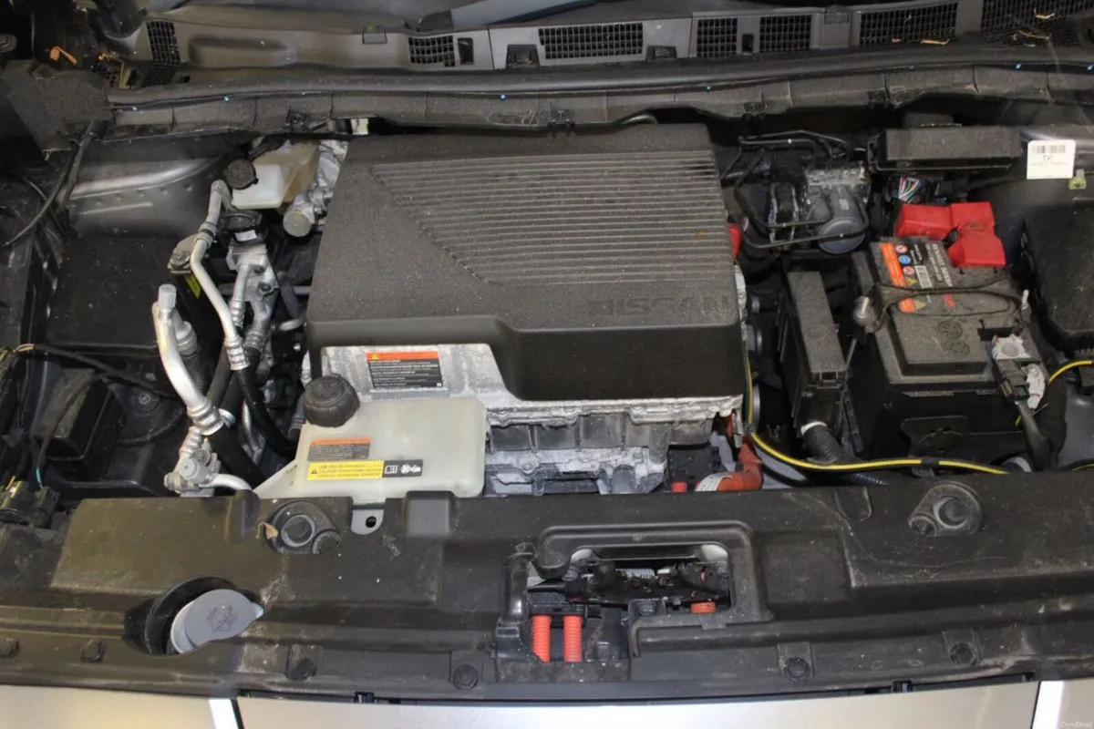 Nissan Leaf Leaf SV Premium 40 kWh(TENDER 21) - Image 3