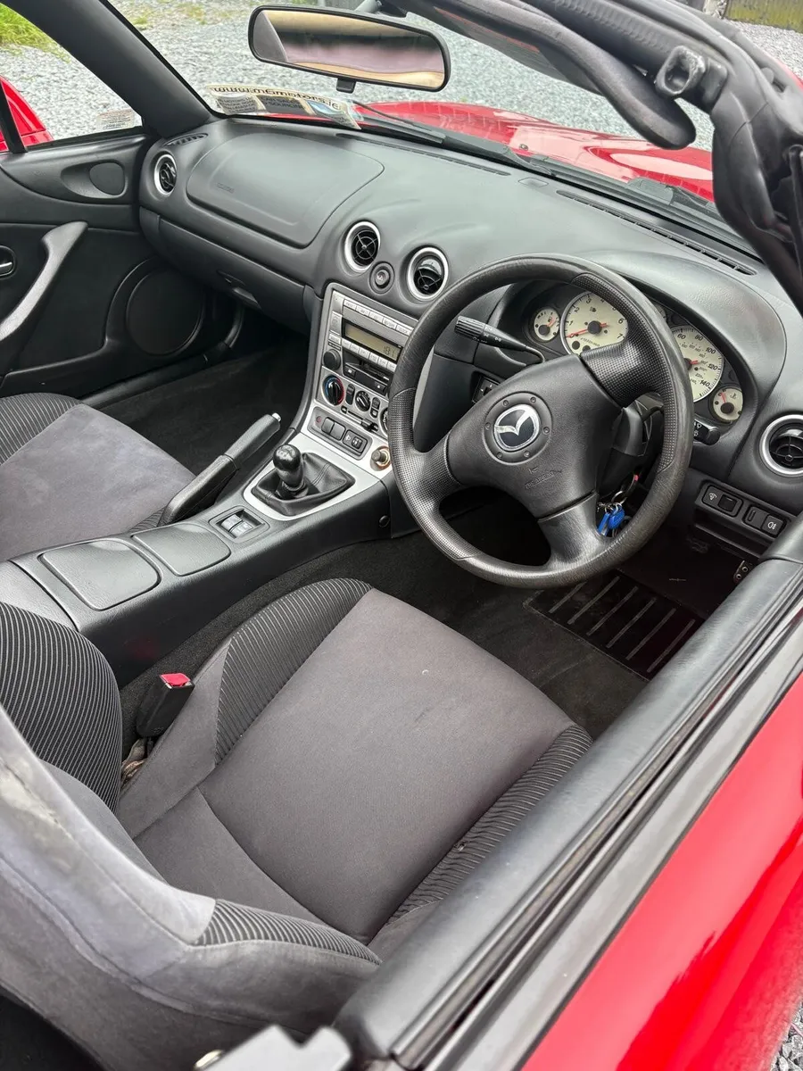 Mazda MX-5 2004 - Image 2