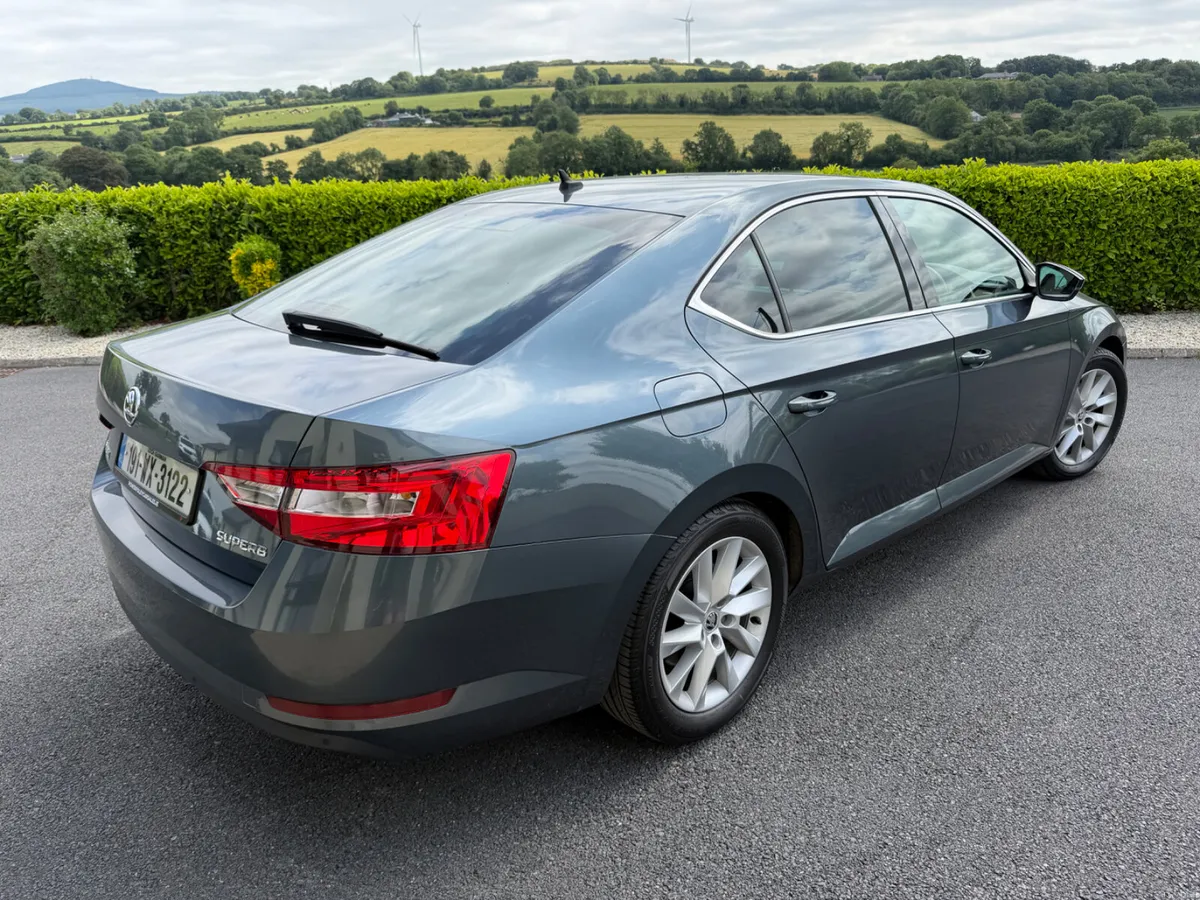 2019 Skoda Superb 2.0 Diesel 150hp SE Technology - Image 4