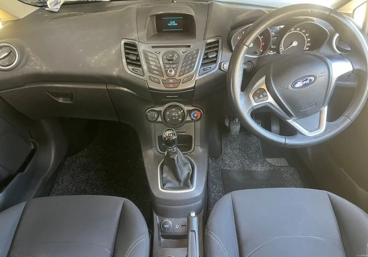 2014 Ford Fiesta - Image 5