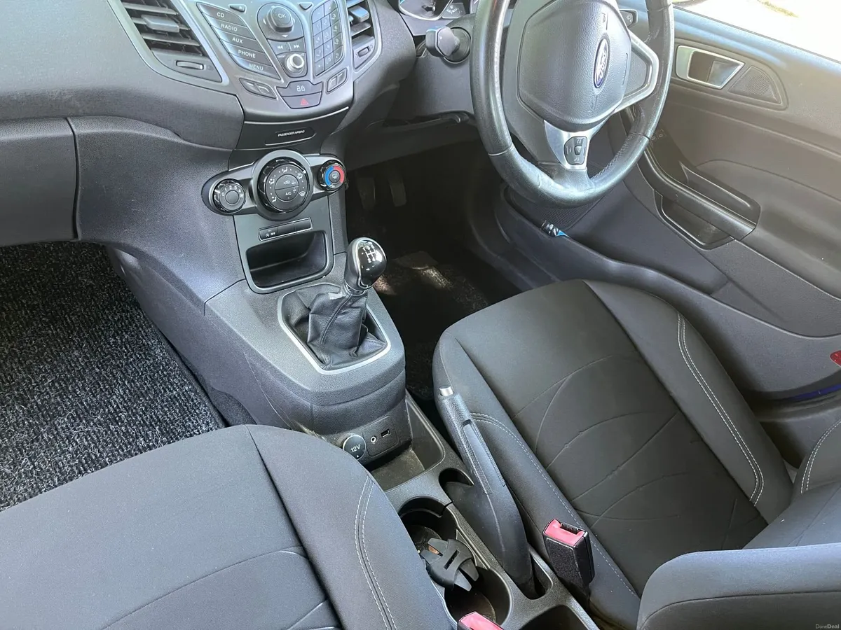 2014 Ford Fiesta - Image 6