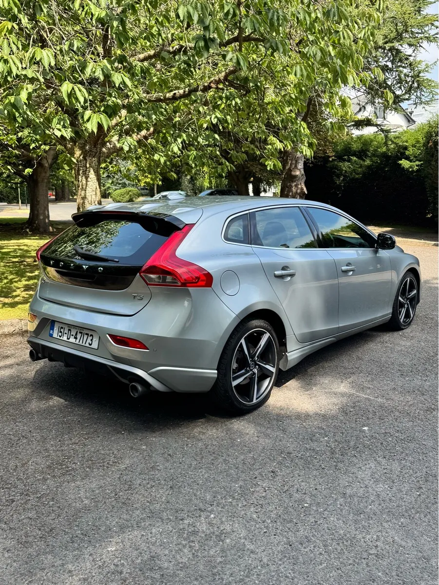 Volvo V40 R-Design(New NCT) - Image 3