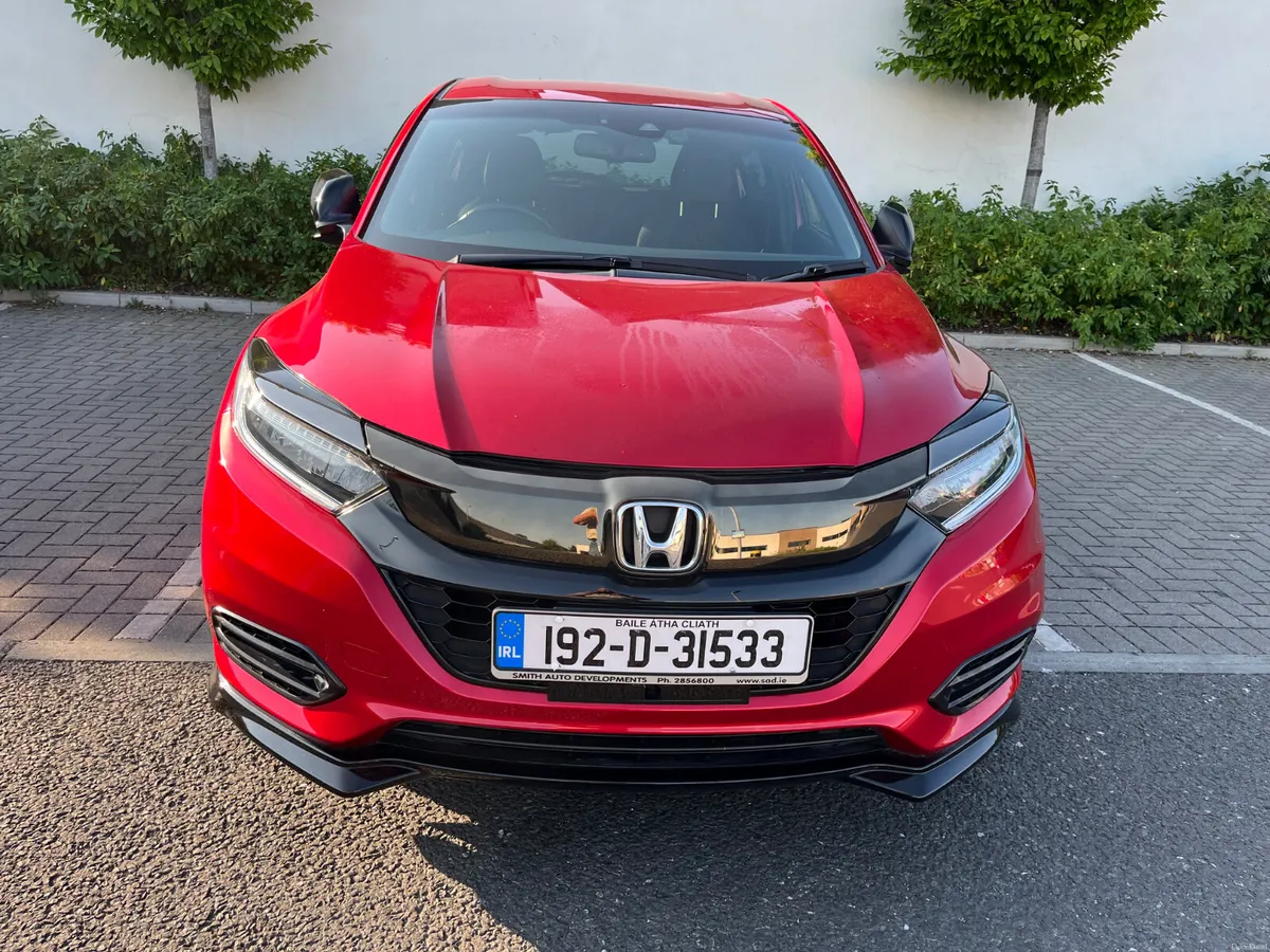 Honda  Vezel RS 2019 HIGH SPECIFICATION, AUTOMATIC - Image 2