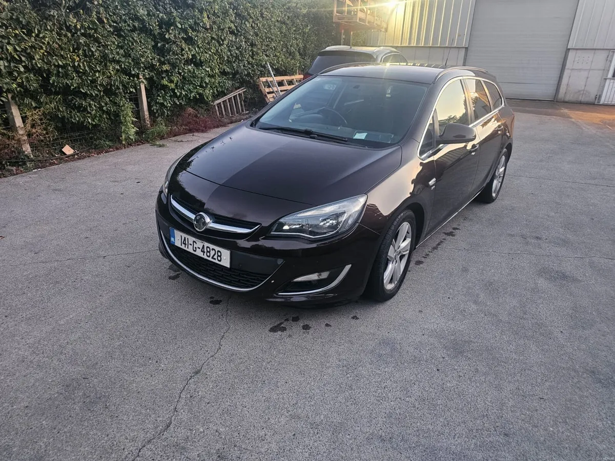 2014 Opel Astra - Image 1