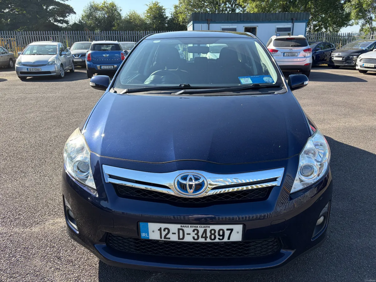 Toyota Auris 2012, Hybrid 1.8 HSD - Image 4