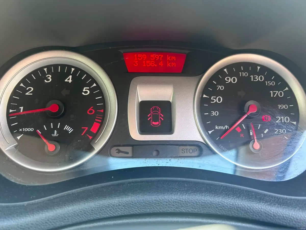2011 Renault Clio - Image 2