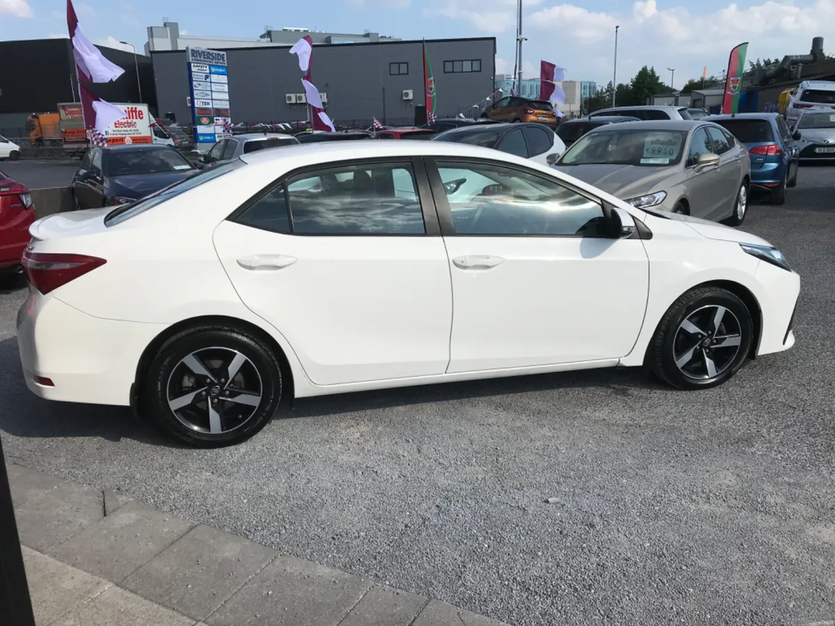 Toyota Corolla 2017 - Image 4