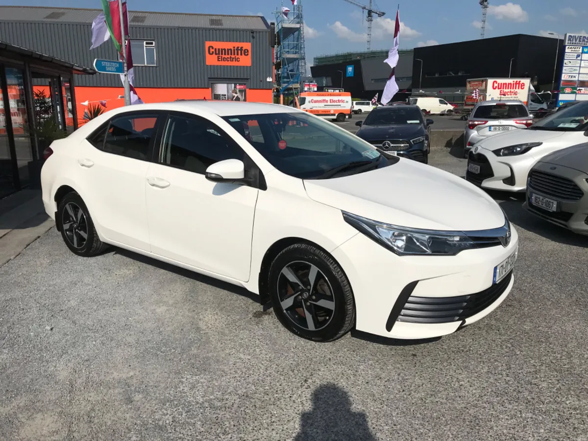 Toyota Corolla 2017 - Image 3