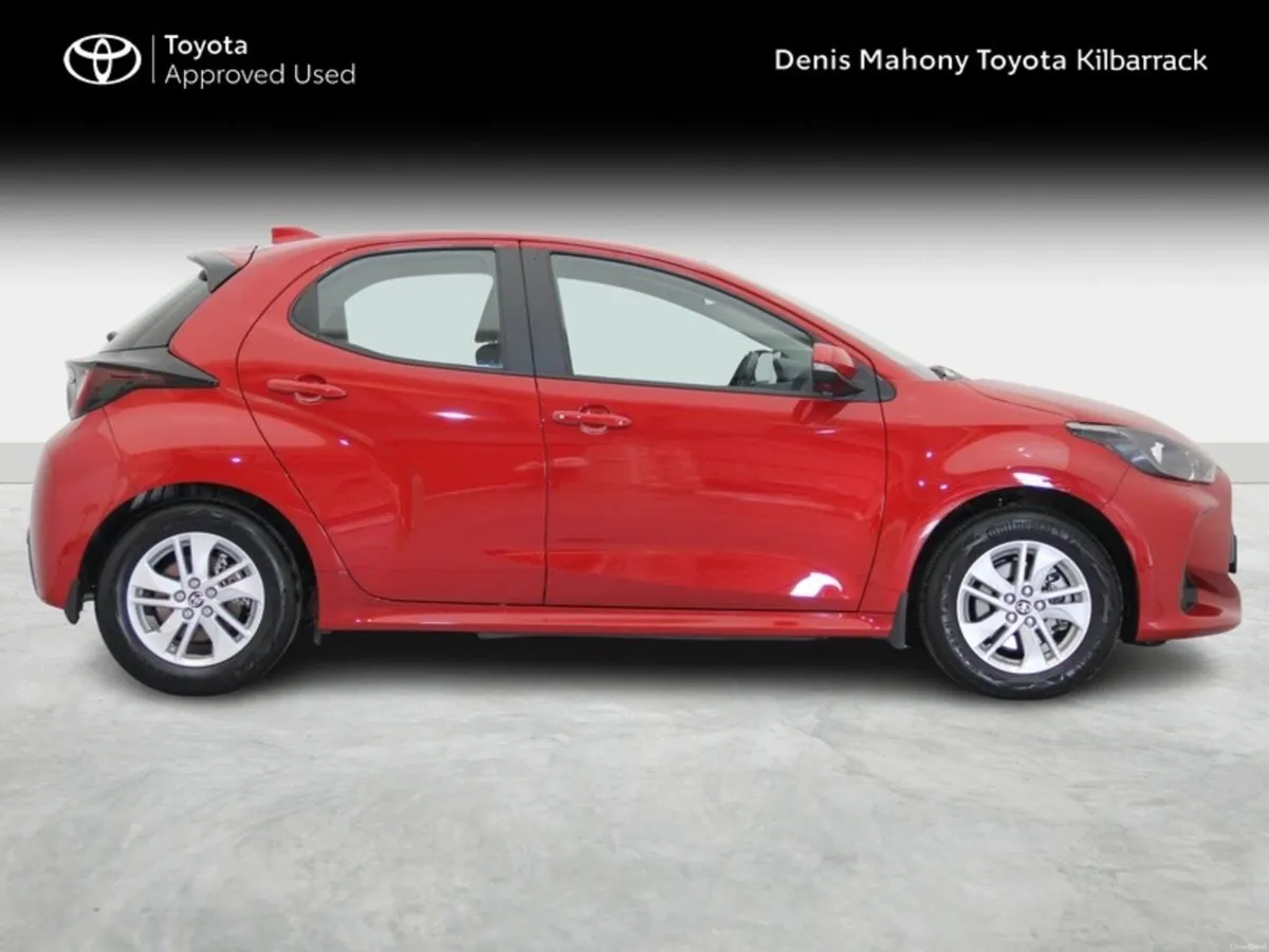 Toyota Yaris HYBRID 115 LUNA - Image 3