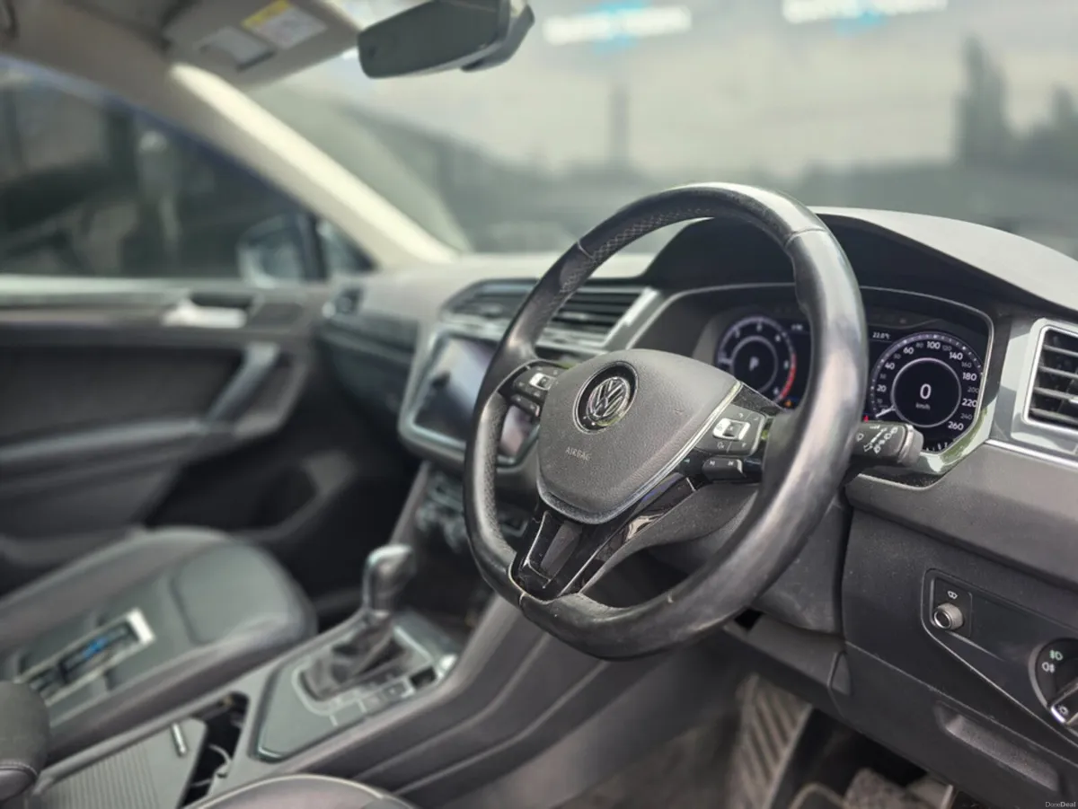 Volkswagen Tiguan HIGHLINE 2.0 TDI AUTO LOW MILEAG - Image 2