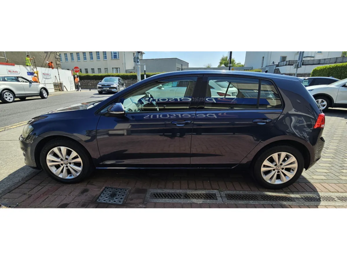 Volkswagen Golf 1.2 PETROL AUTOMATIC - VERY LOW MI - Image 5