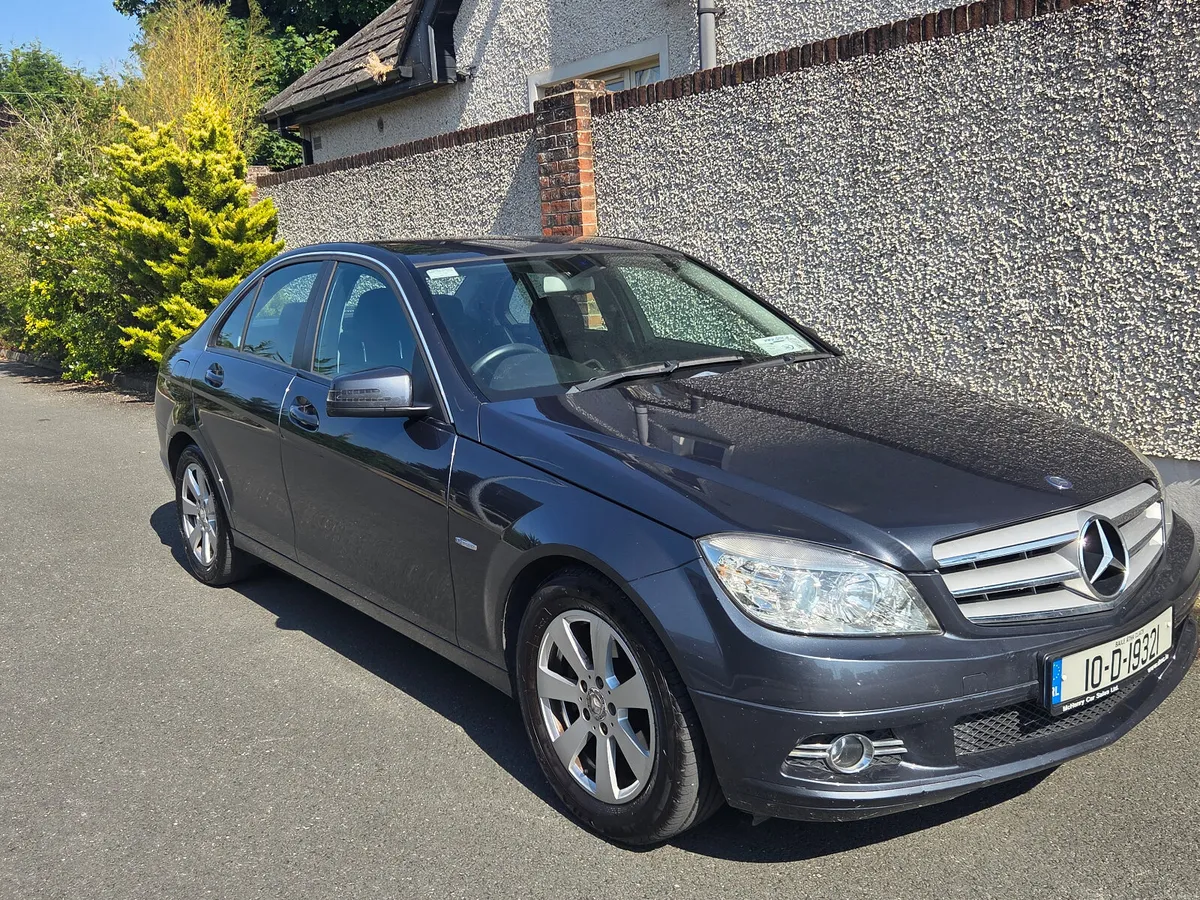 Mercedes-Benz C200 Automatic,low kms - Image 1
