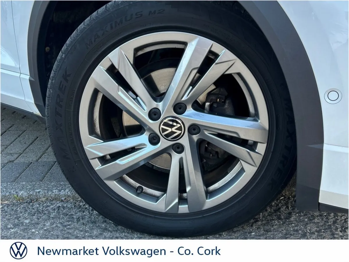 Volkswagen T-Roc R-LINE PLUS SUNROOF 1.0TSI 110BHP - Image 2
