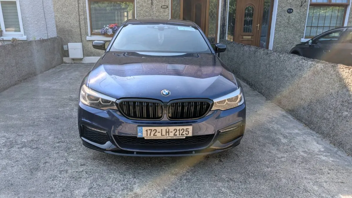 BMW 530E M-SPORT - Image 1