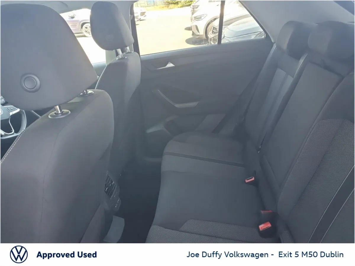 Volkswagen T-Roc LIFE 1.0 TSI 110HP MANUAL - Image 6