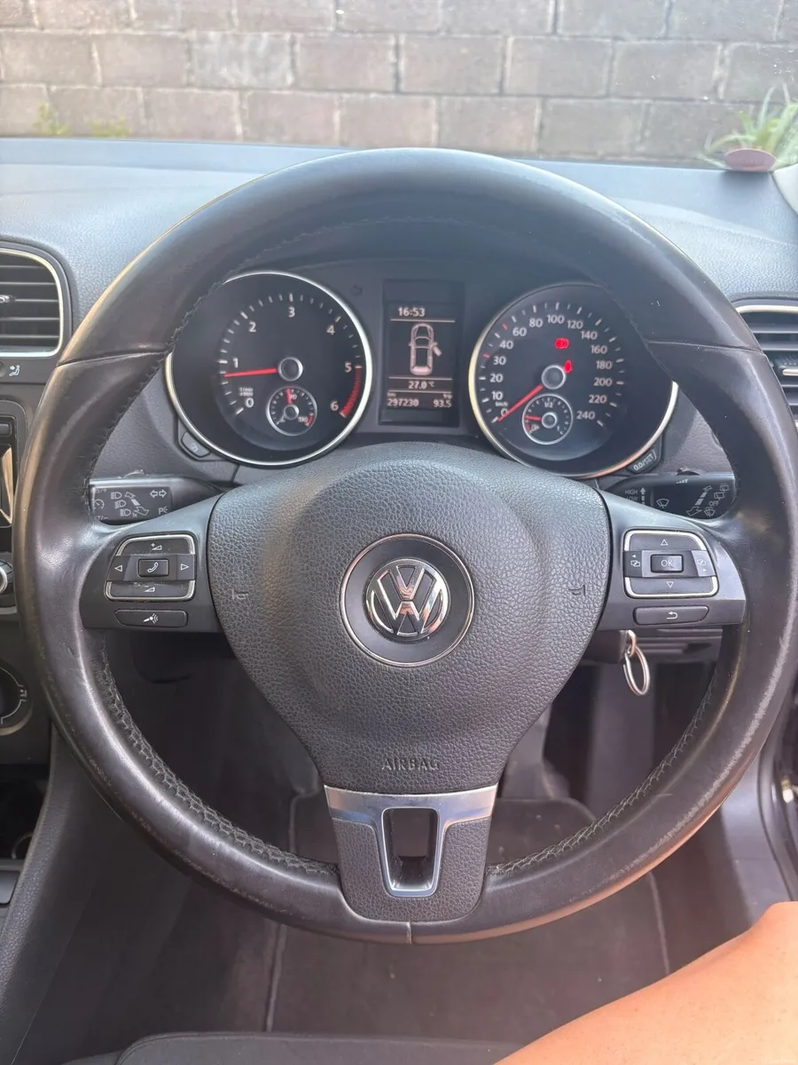 Volkswagen Golf 2011 - Image 3