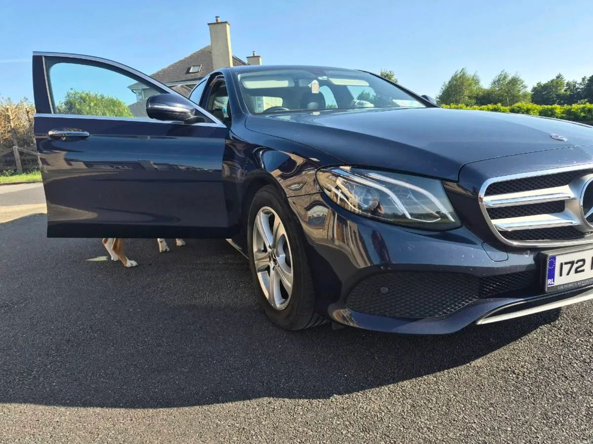 Mercedes E220 Premium - Image 4