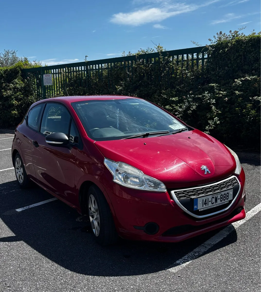 Peugeot 208 1L petrol 2014 - Image 1