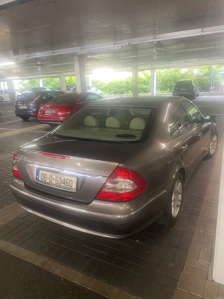 Mercedes E200 Elegance - Image 4