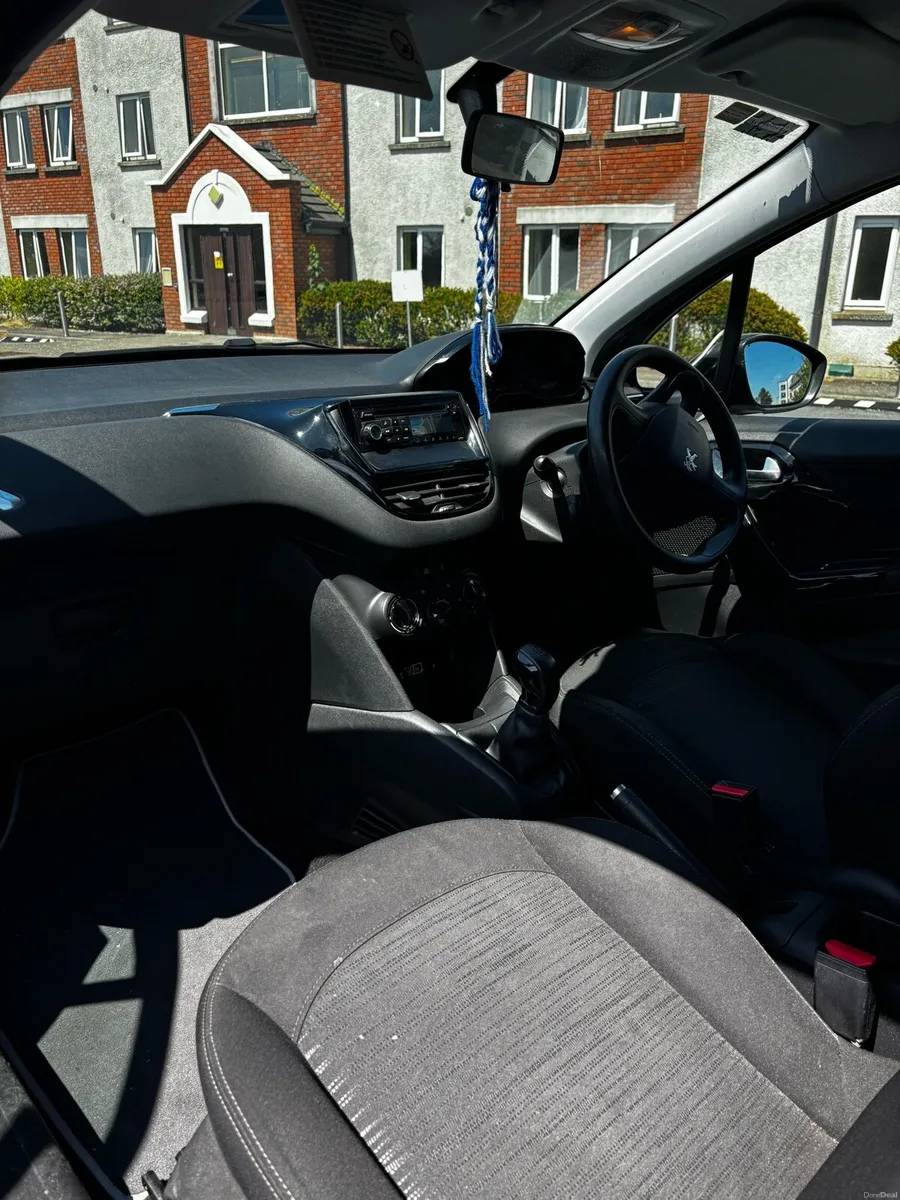 Peugeot 208 1L petrol 2014 - Image 6