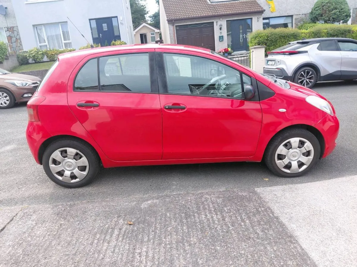 2008 Toyota Yaris - Image 2